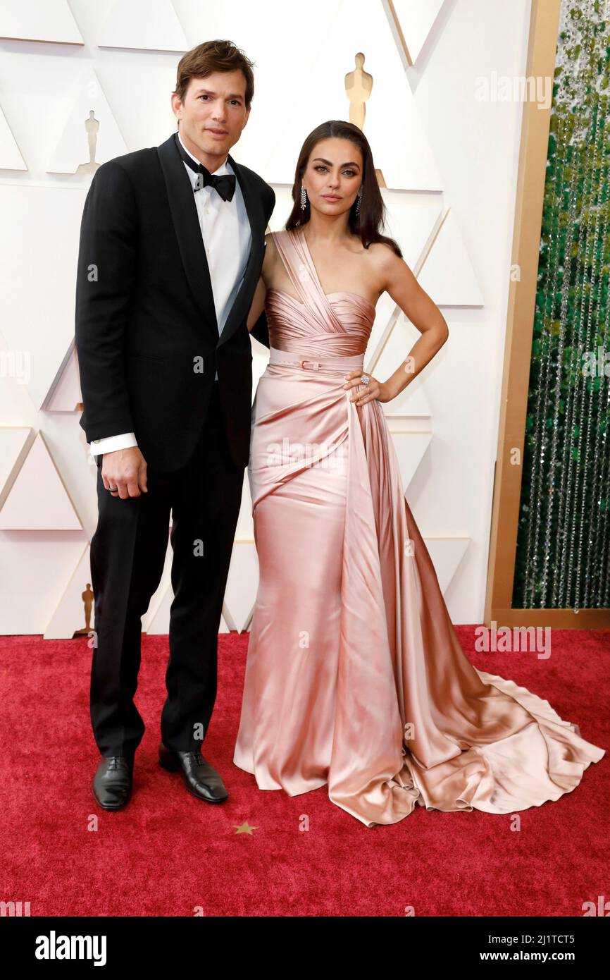 March 28, 2022, Los Angeles, CA, USA: LOS ANGELES - MAR 27:  Ashton Kutcher, Mila Kunis at the 94th Academy Awards at Dolby Theater on March 27, 2022 in Los Angeles, CA (Credit Image: © Kay Blake/ZUMA Press Wire) Stock Photo