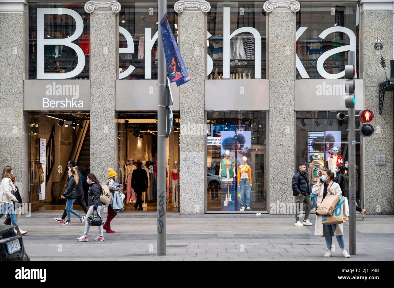 Bershka spain hi-res stock photography and images - Alamy