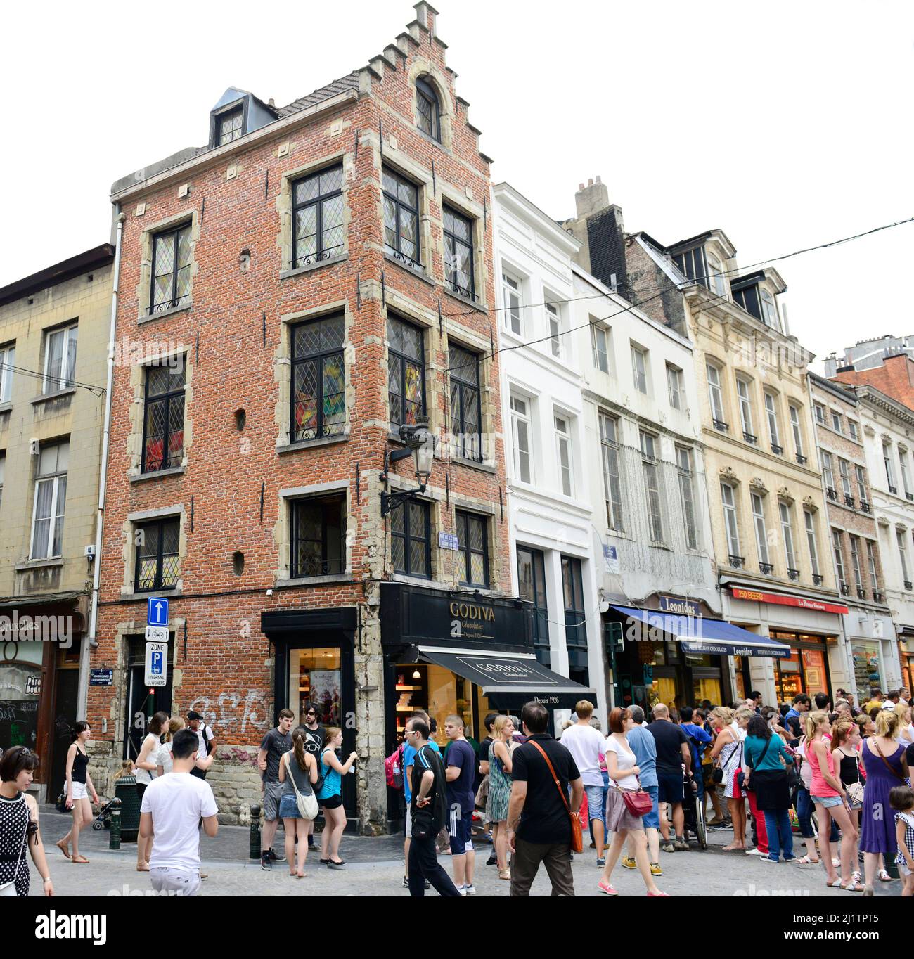 Godiva chocolate sop hi-res stock photography and images - Alamy Godiva chocolate sop hi-res stock photography and images - Alamy