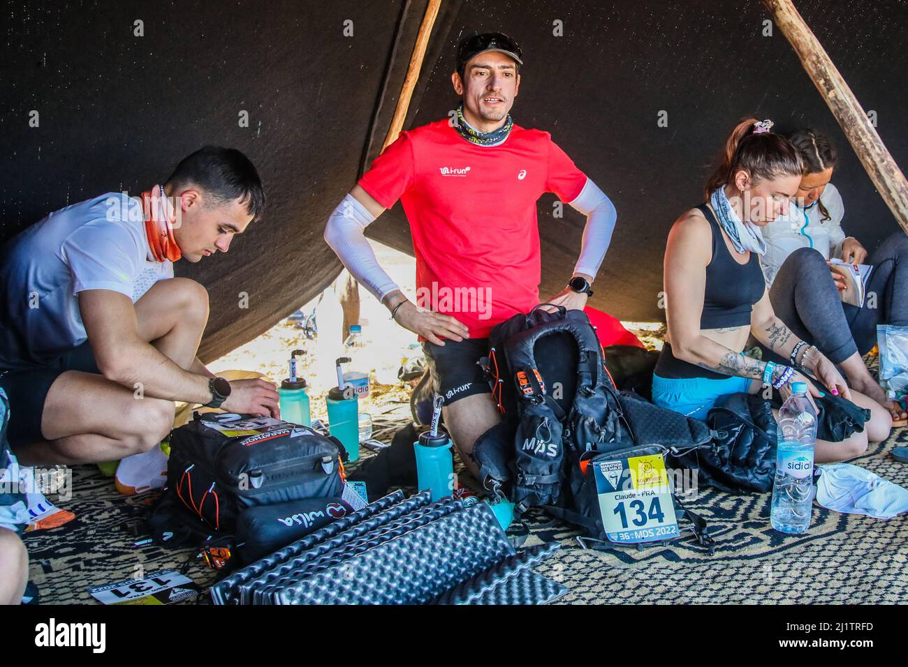 Claude Dartois Marathon Des Sables Dartois hi-res stock photography and images - Page 10 - Alamy