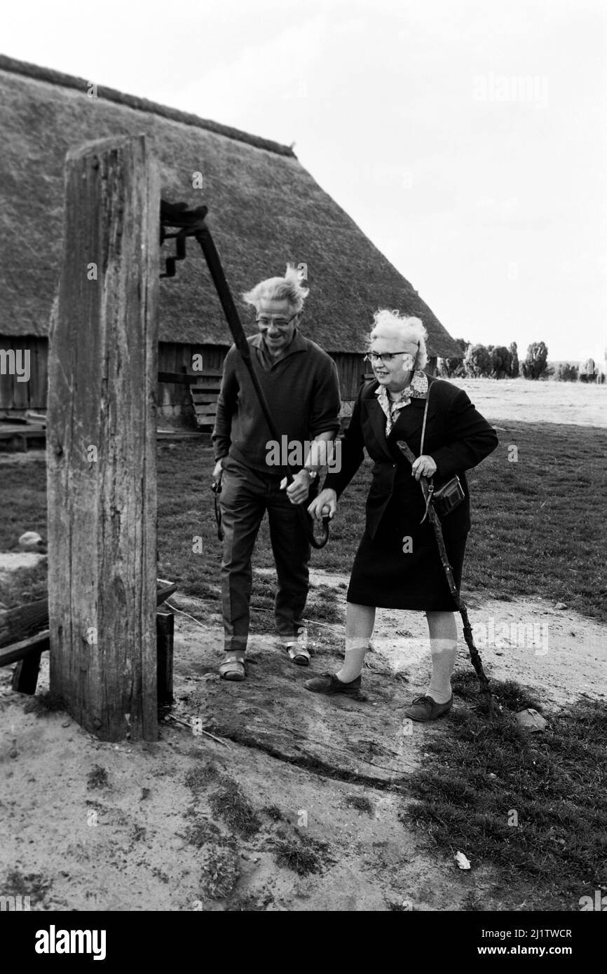 Wasser pumpen in der Lüneburger Heide, 1973. Water pumping in Lüneburg Heath, 1973. Stock Photo