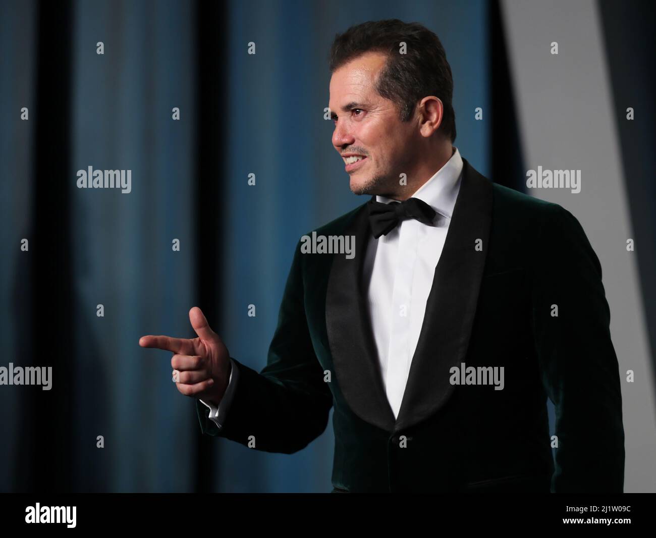 John Leguizamo arrives at the Vanity Fair Oscar party during the 94th Academy Awards in Beverly Hills, California, U.S., March 27, 2022.    REUTERS/Danny Moloshok Stock Photo