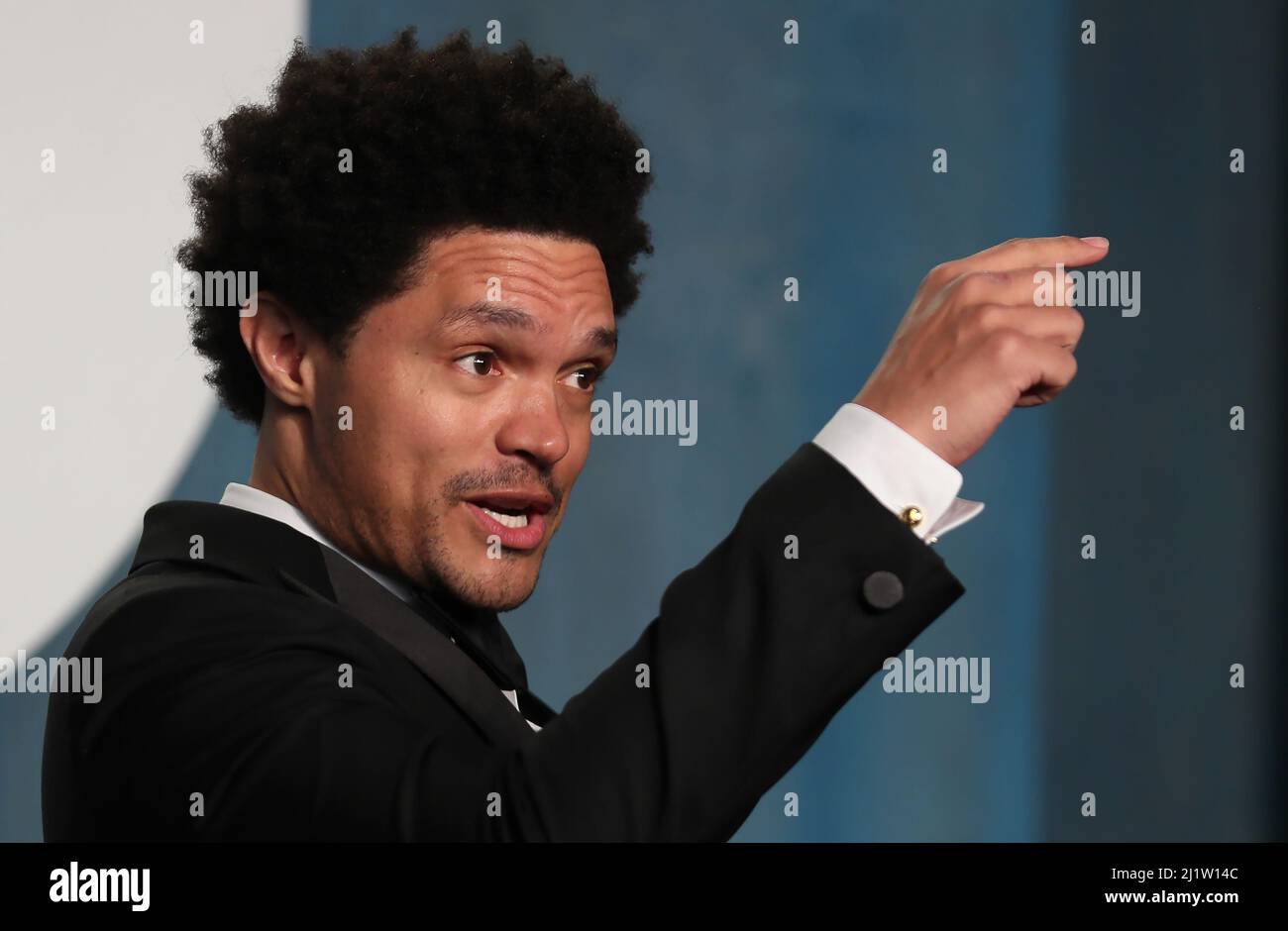 Trevor Noah arrives at the Vanity Fair Oscar party during the 94th Academy Awards in Beverly Hills, California, U.S., March 27, 2022.   REUTERS/Danny Moloshok Stock Photo