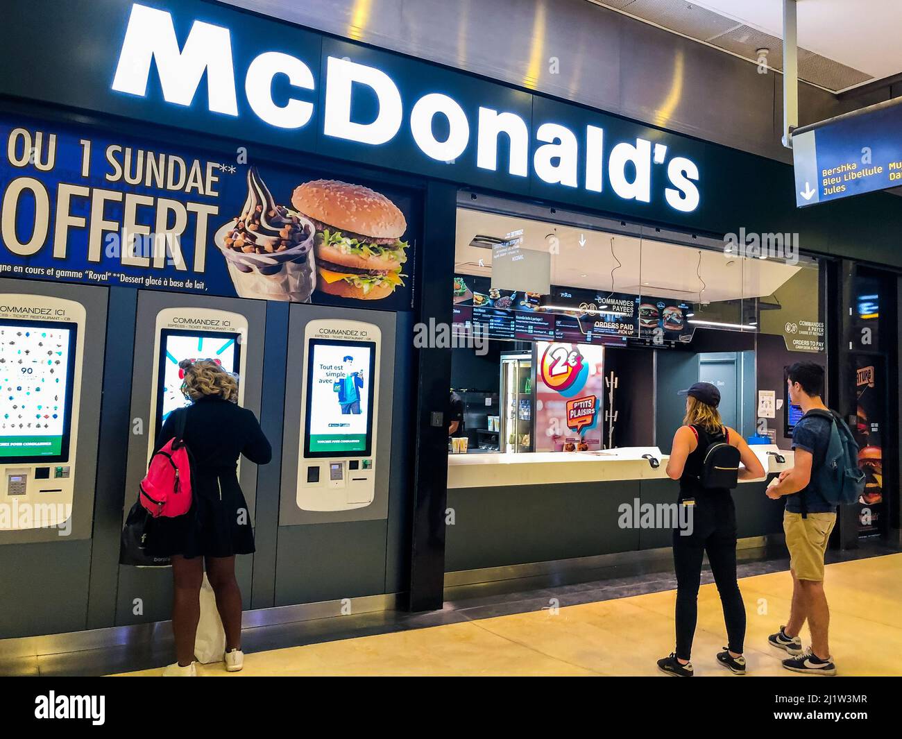 Mcdo hi-res stock photography and images - Alamy