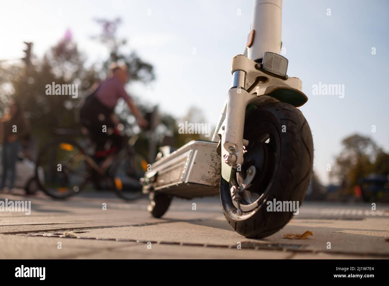 Electric stand up scooter hi-res stock photography and images - Alamy