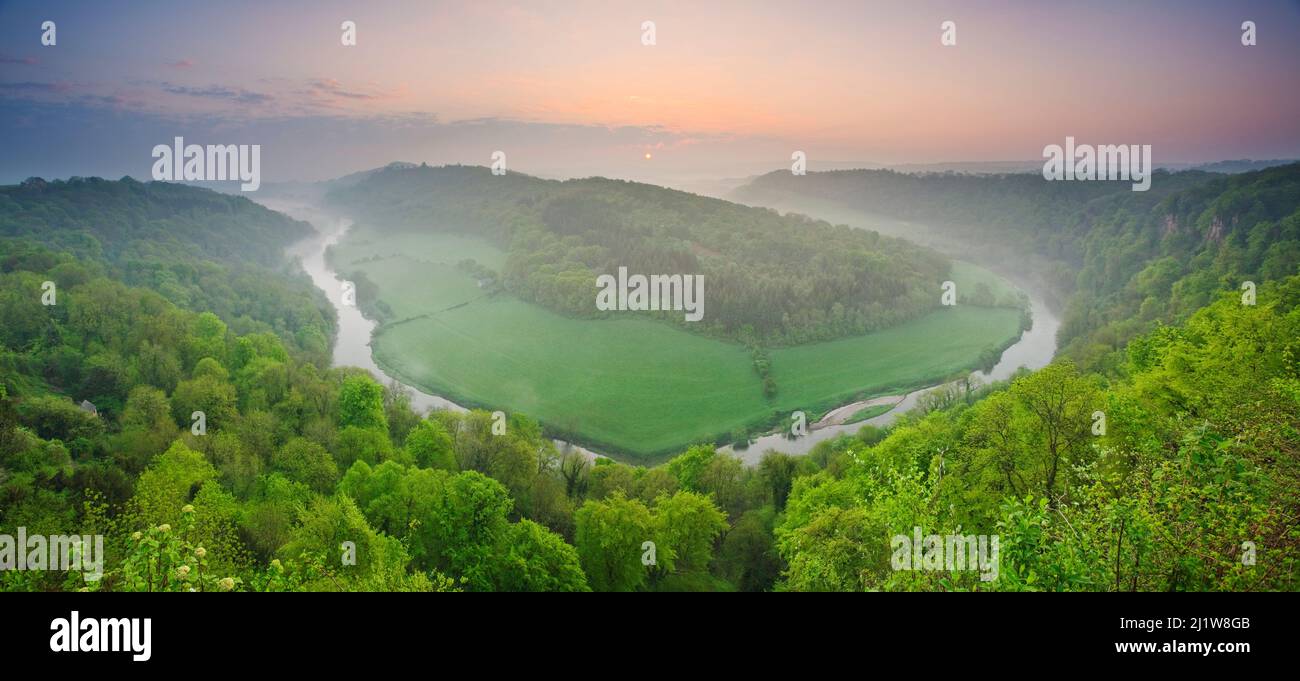 Sunrise over the River Wye and the Wye Valley from Yat Rock, Symond's Yat, Forest of Dean, Gloucestershire, England, UK May 2008 Stock Photo