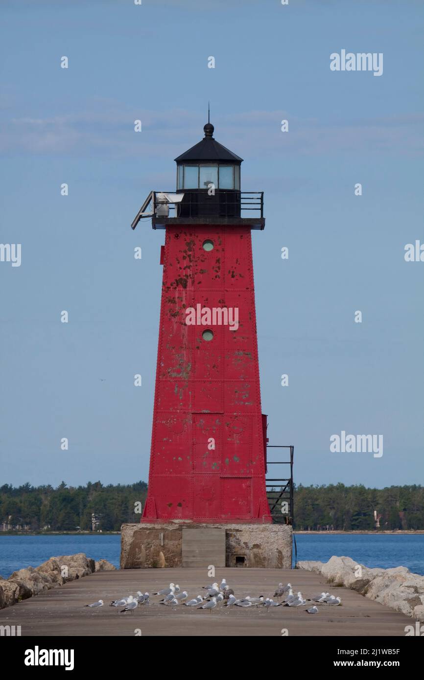 A Breakwater Lighthouse Along Lake Michigan Stock Photo Alamy