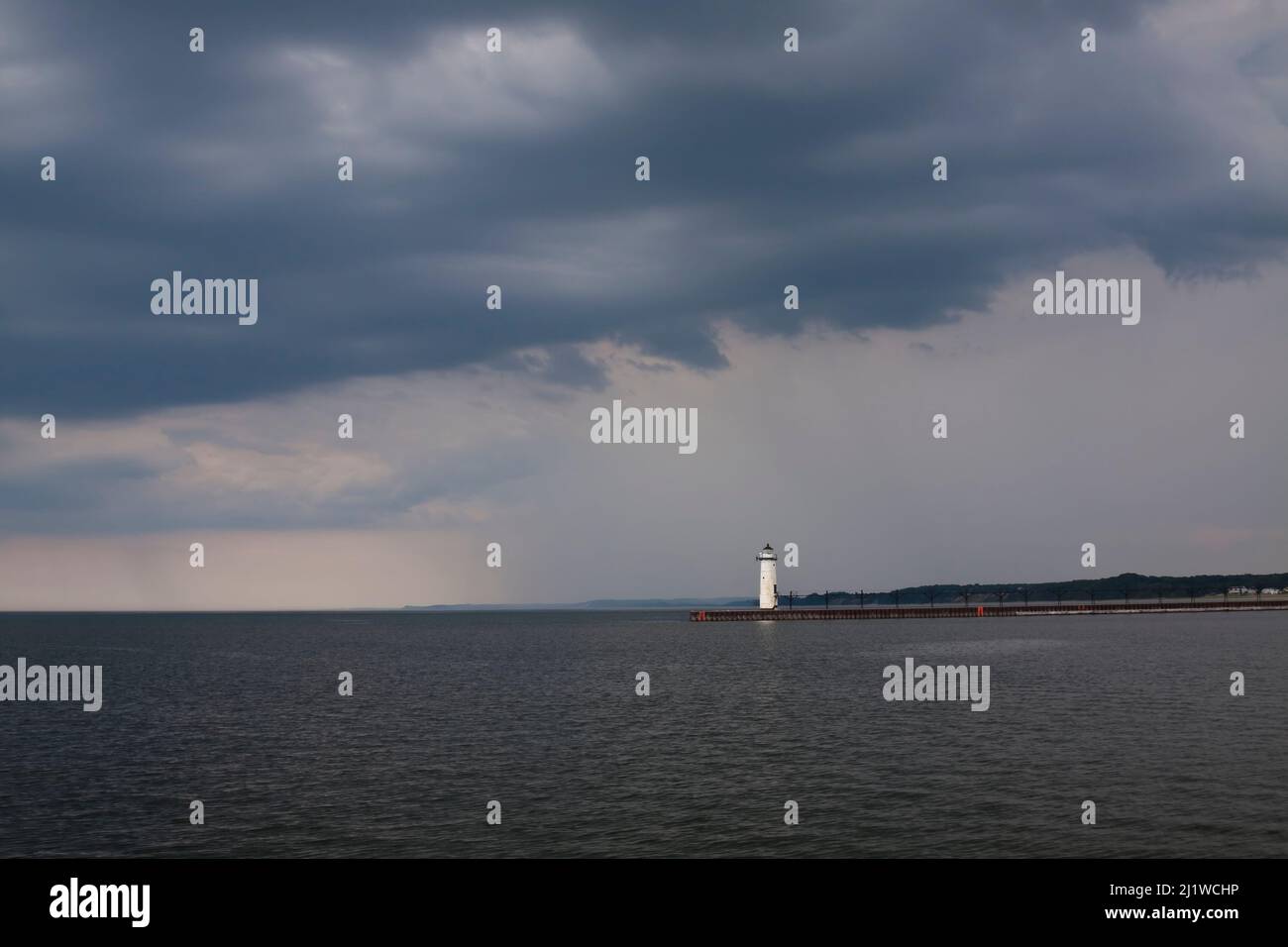 Manistee Pier Lighthouse Along Lake Michigan Stock Photo Alamy   Manistee Pier Lighthouse Along Lake Michigan 2J1WCHP 