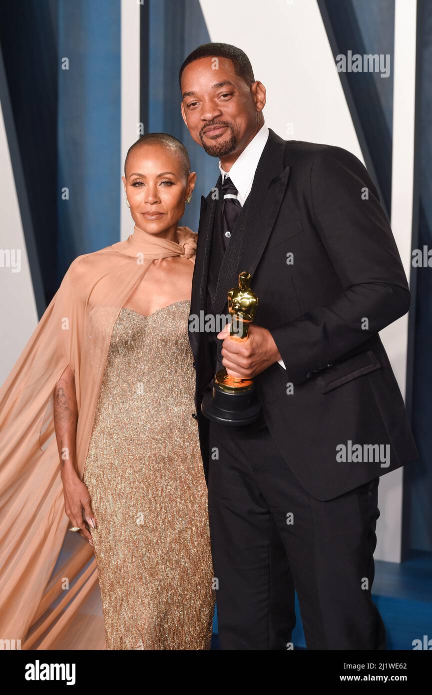 Los Angeles, USA. 28th Mar, 2022. March 27th, 2022, Los Angeles, USA. Will Smith and wife Jada Pinkett Smith attending the Vanity Fair Oscar Party 2022, Wallis Annenberg Center for the Performing Arts, Los Angeles. Credit: Doug Peters/Alamy Live News Stock Photo