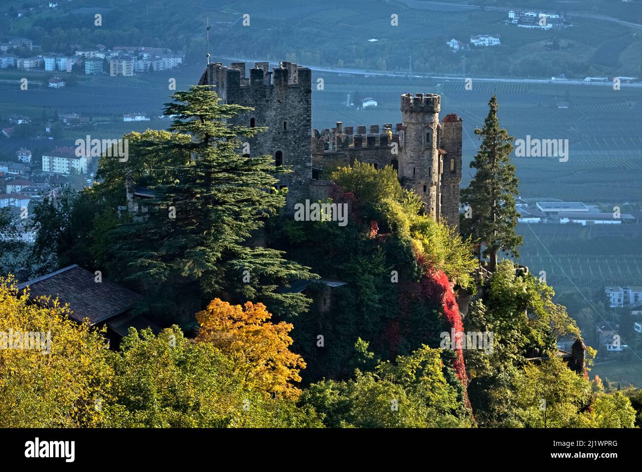 The medieval Brunnenburg/Fontana Castle dominates the city of Merano in the Tyrolean Burgraviato. Tirol/Tirolo, Bolzano province, Alto-Adige, Italy. Stock Photo