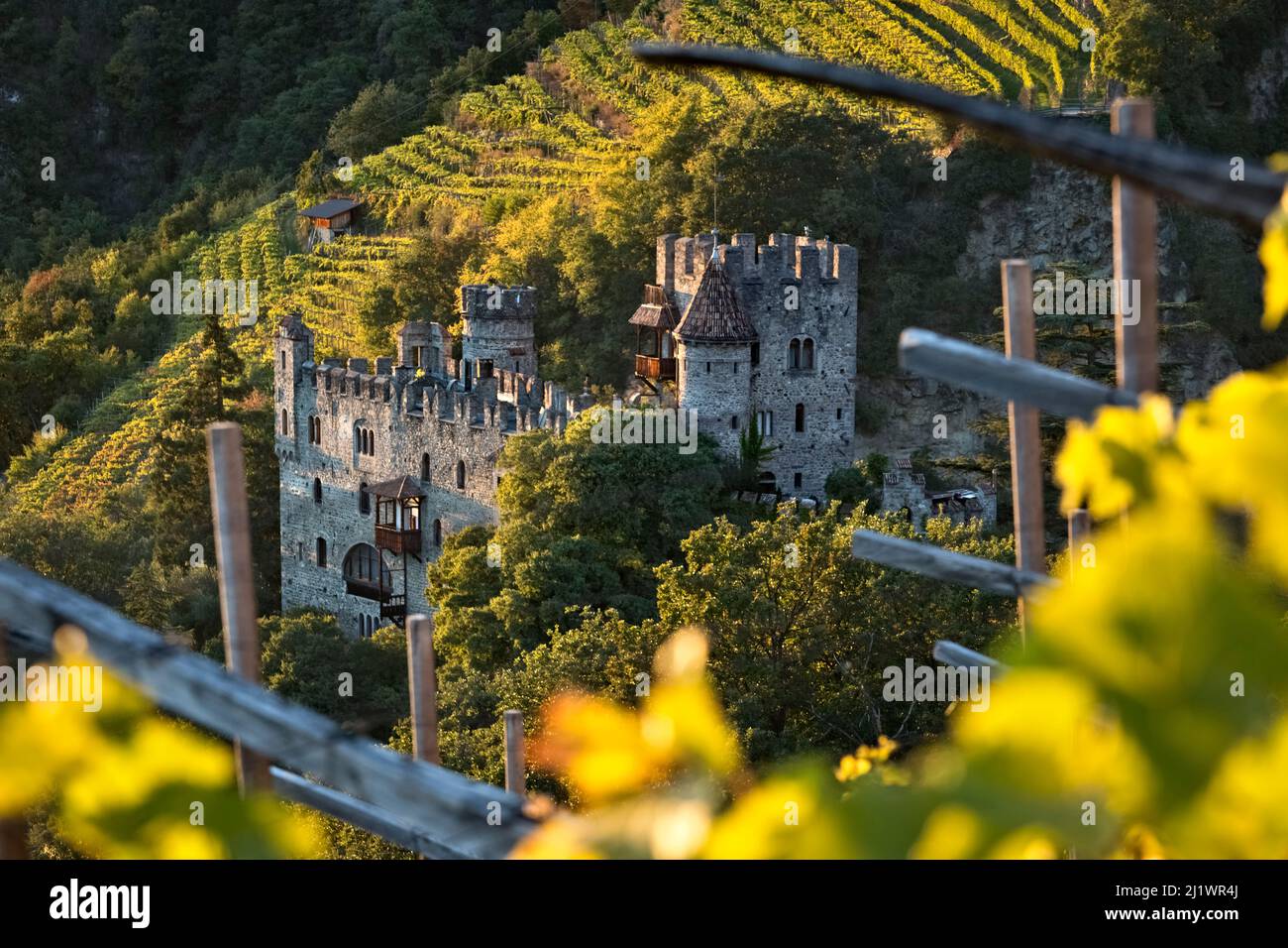 Fontana Castle/Brunnenburg houses the Agricultural Museum and a memorial to the poet Ezra Pound. Tirol/Tirolo, Bolzano province, Alto-Adige, Italy. Stock Photo