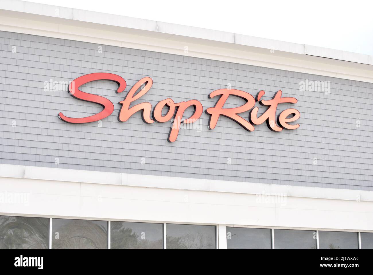 Shop Rite Store-ShopRite is a retailers' cooperative of supermarkets with stores in six states: Connecticut, Delaware, Maryland, New Jersey, New York, Stock Photo