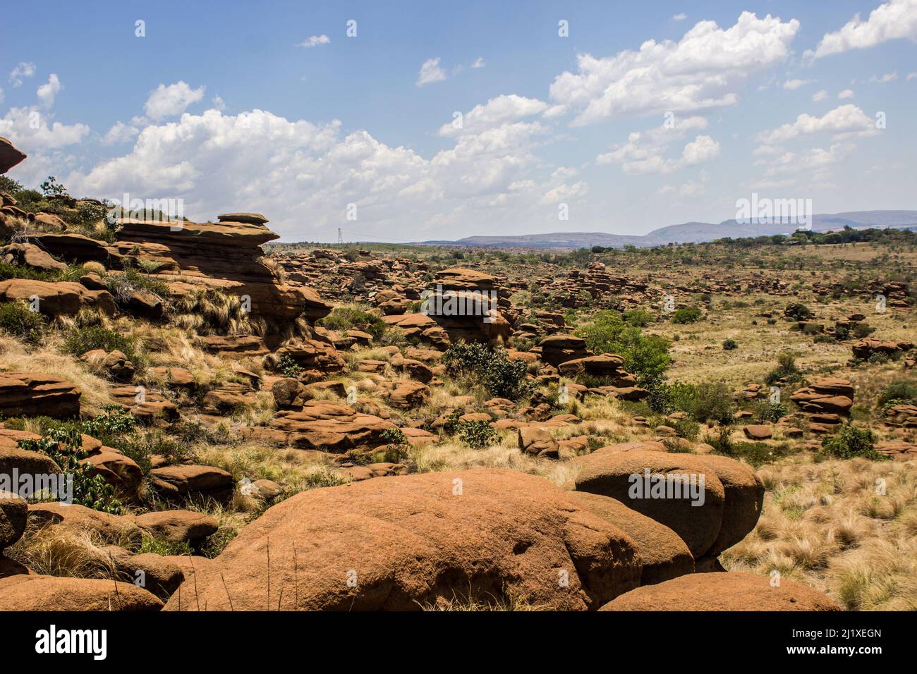 The rugged boulder strewn maze-like landscape of the Magaliesberg Mountains, of South Africa Stock Photo