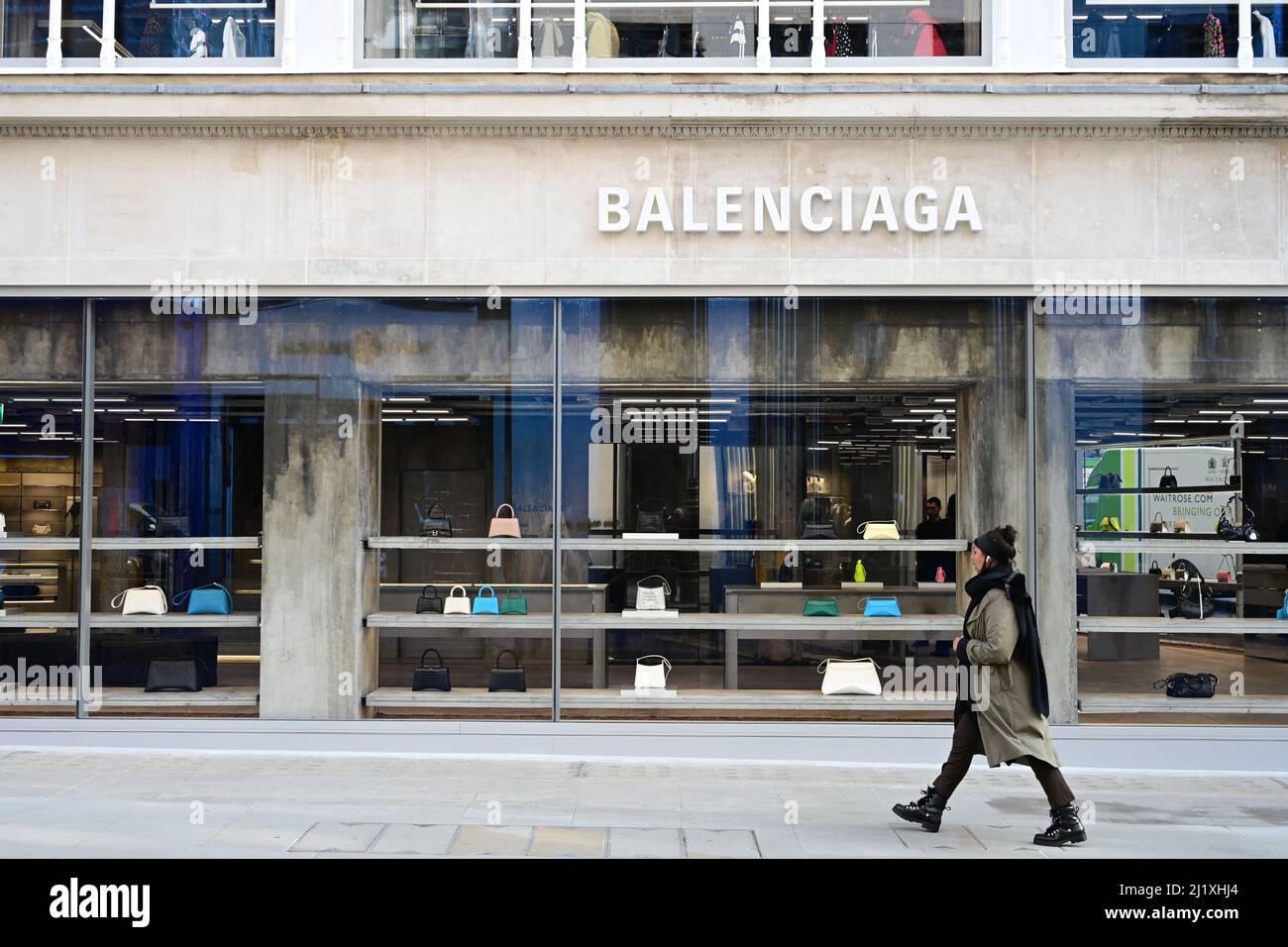 Spædbarn katalog dele New balenciaga flagship store hi-res stock photography and images - Alamy