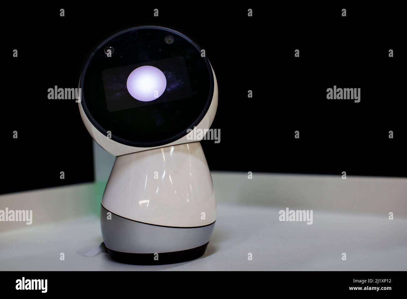 Collaborate robot hi-res stock photography and images - Alamy