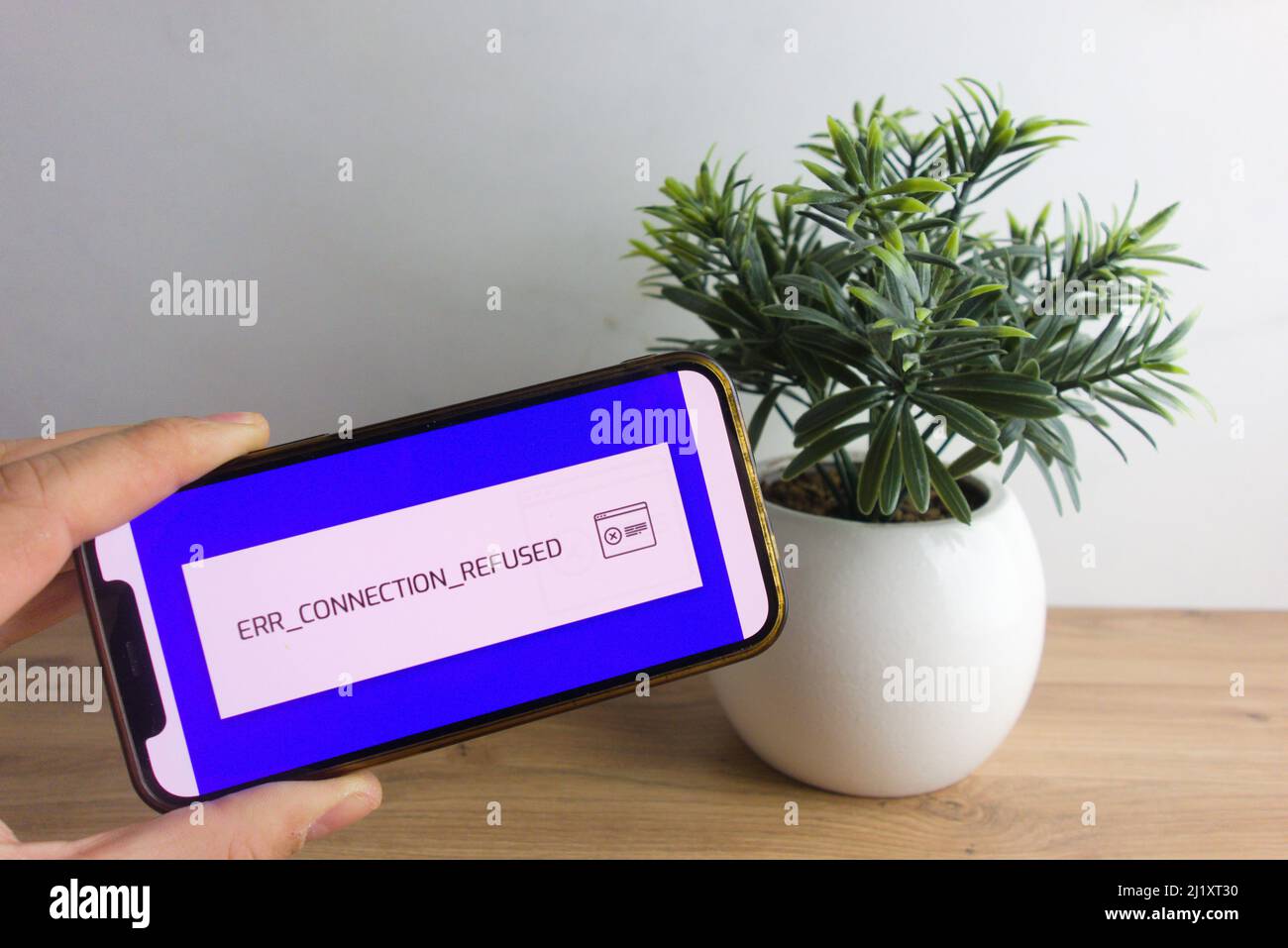 KONSKIE, POLAND - March 26, 2022: Internet connection error displayed on mobile phone. The site cannot be reached Stock Photo
