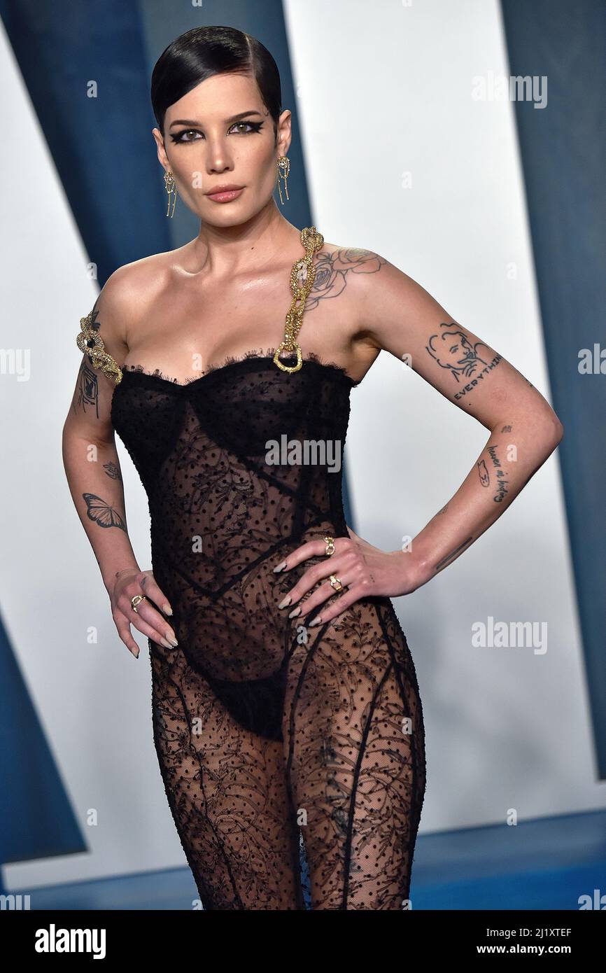 Beverly Hills, United States. 28th Mar, 2022. Halsey arrives for the Vanity Fair Oscar Party at the Wallis Annenberg Center for the Performing Arts in Beverly Hills, California on Sunday, March 27, 2022. Photo by Chris Chew/UPI Credit: UPI/Alamy Live News Stock Photo