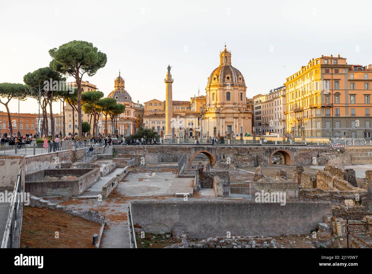 Evening ruins forum romanum hi-res stock photography and images - Alamy