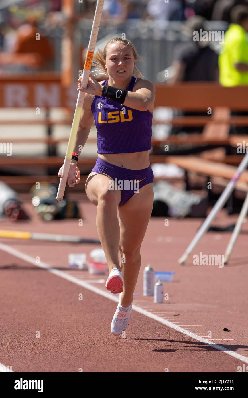 Lisa Gunnarsson of LSU runs down the runway in the pole vault during the 94th Clyde Littlefield