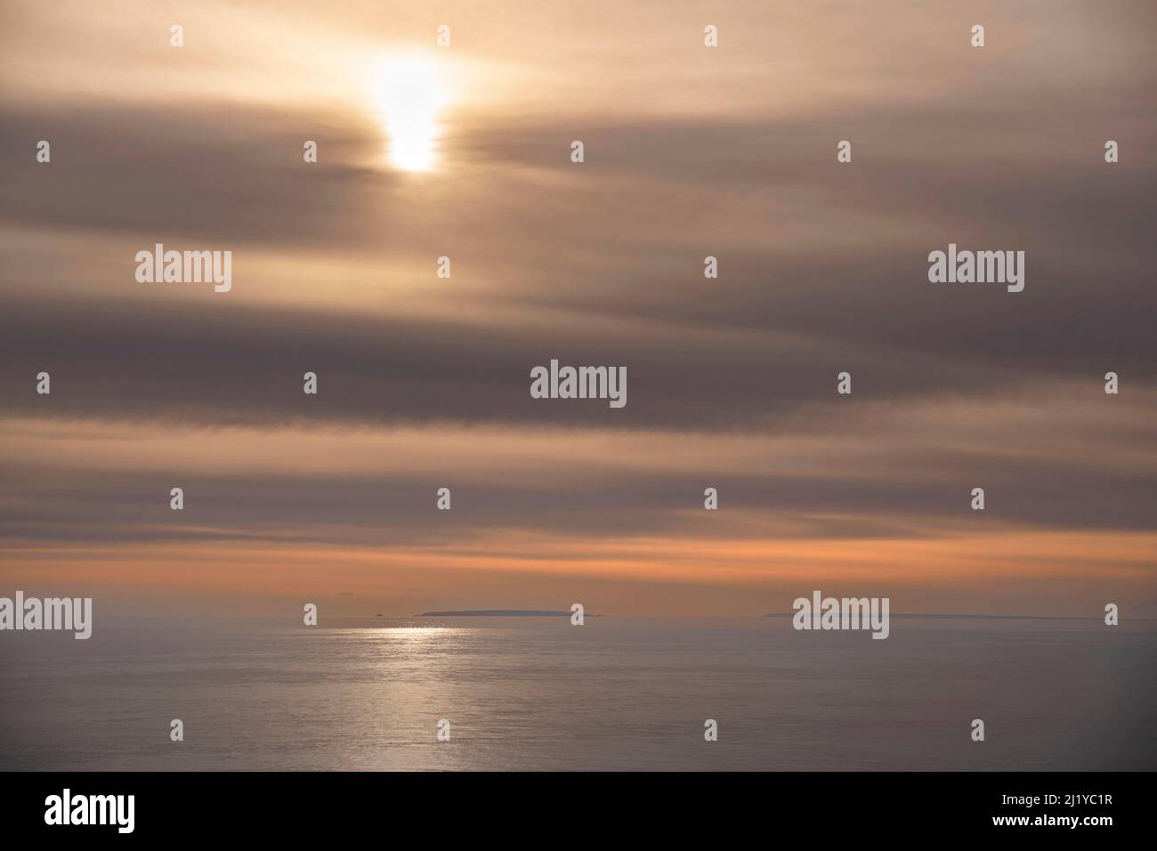 Cloudy sea sunset hi-res stock photography and images - Alamy