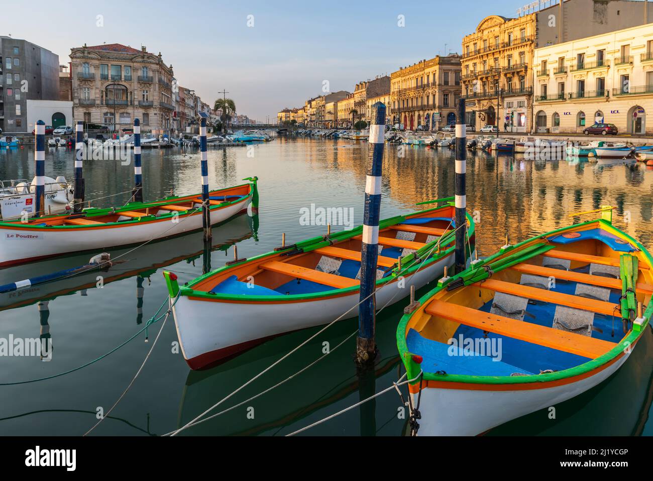 Canal royal in sete france hi-res stock photography and images - Alamy