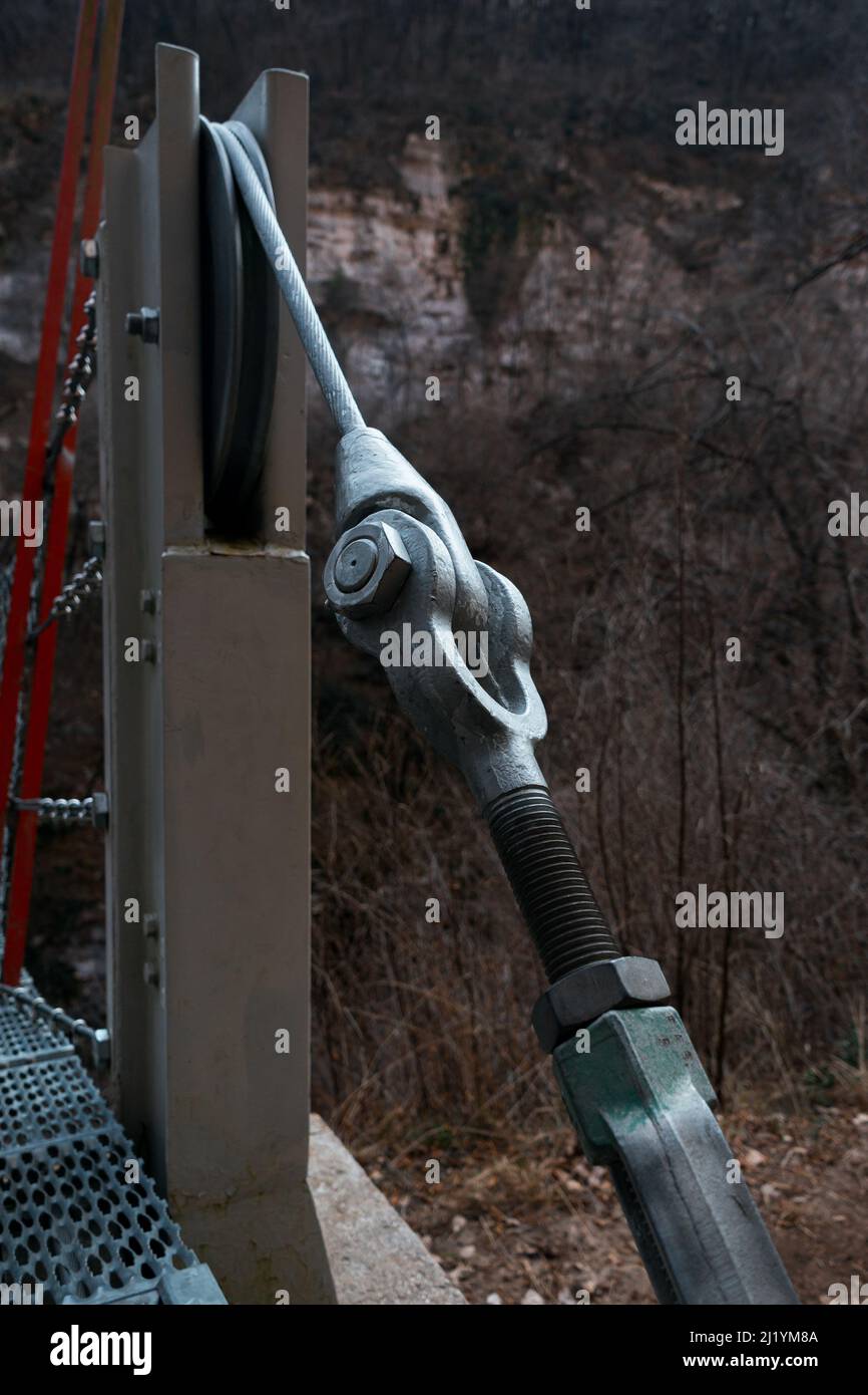 Bridge turnbuckle hires stock photography and images Alamy