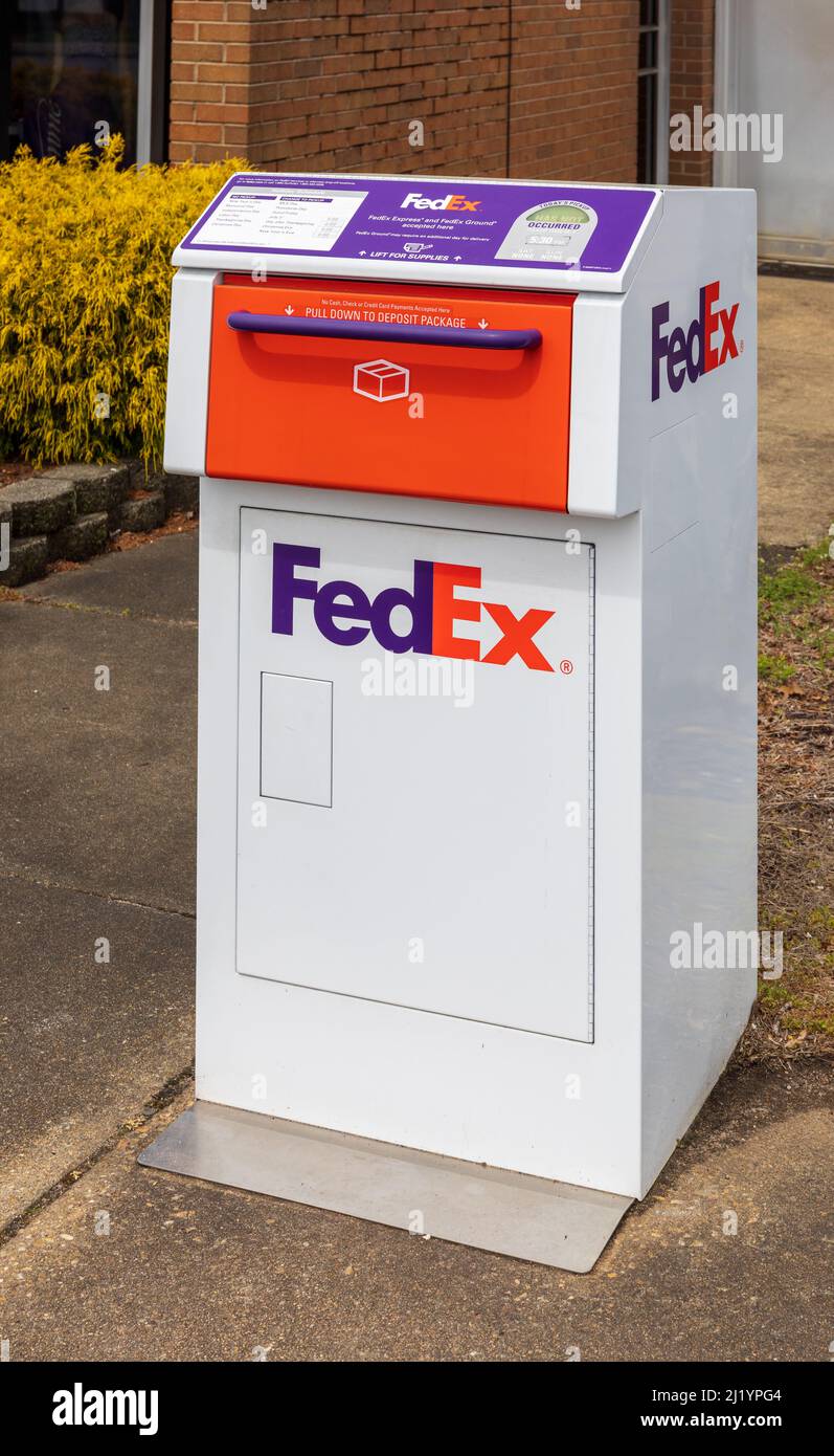 VALDESE, NC, USA-24 MARCH 2022: FedEx package drop box on sidewalk. Stock Photo