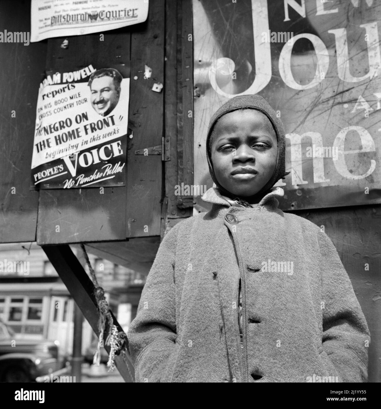 Newsboy, Harlem, New York City, New York, USA, Gordon Parks, U.S. Farm Security Administration/U.S. Office of War Information, May 1943 Stock Photo