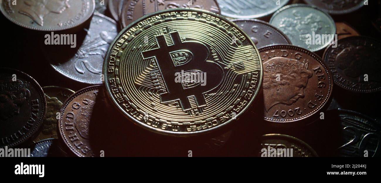 TRUST NO ONE: THE HUNT FOR THE CRYPTO KING, 2022. © Netflix / Courtesy  Everett Collection Stock Photo - Alamy