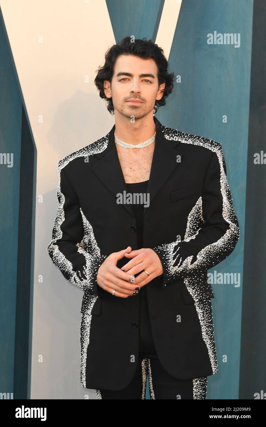 Joe Jonas attends the 2022 Vanity Fair Oscar Party at the Wallis