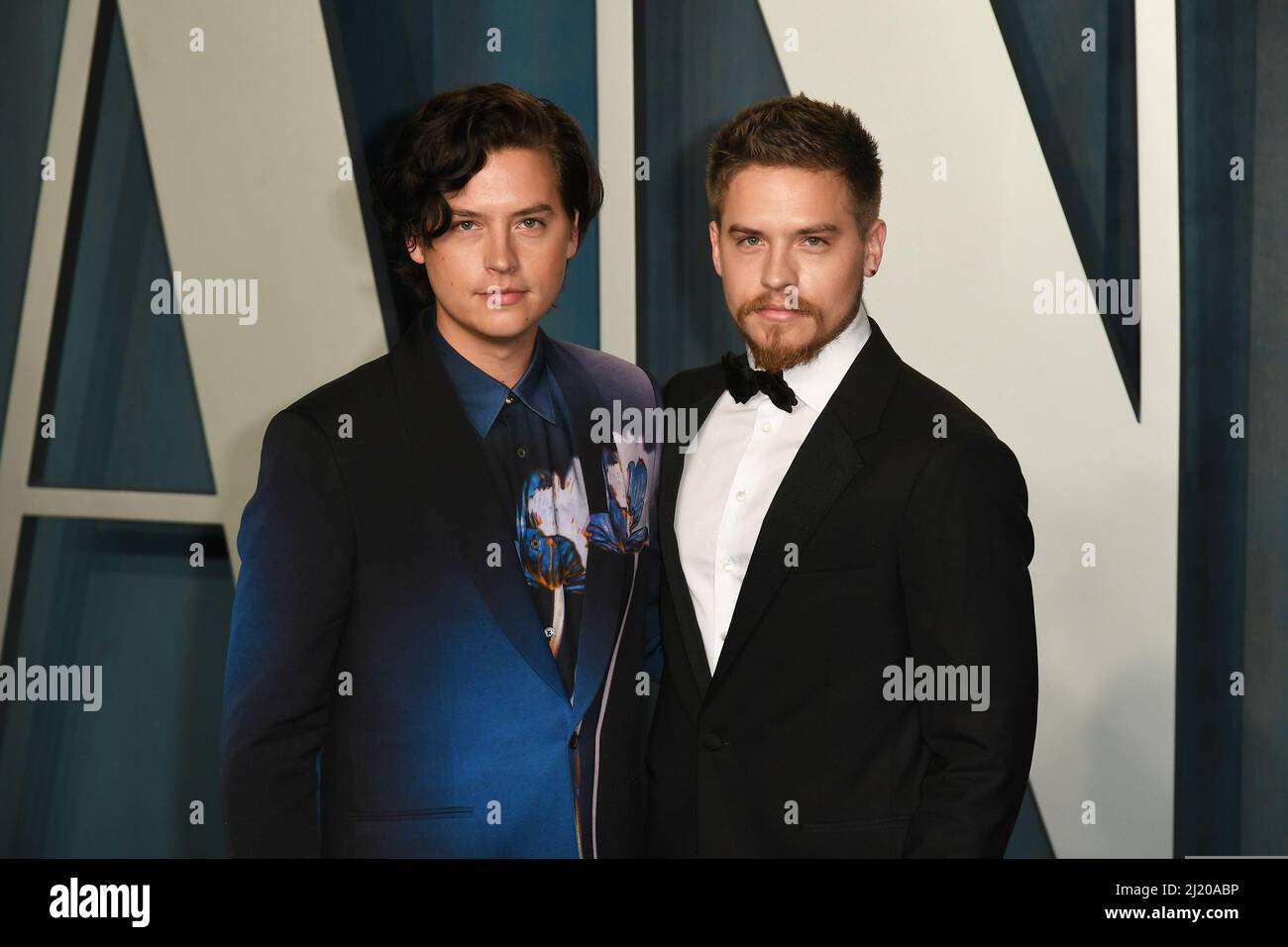 Beverly Hills, USA. 27th Mar, 2022. Cole Sprouse and Dylan Sprouse attends the 2022 Vanity Fair Oscar Party at the Wallis Annenberg Center for the Performing Arts on March 27, 2022 in Beverly Hills, California. Photo: Casey Flanigan/imageSPACE Credit: Imagespace/Alamy Live News Stock Photo