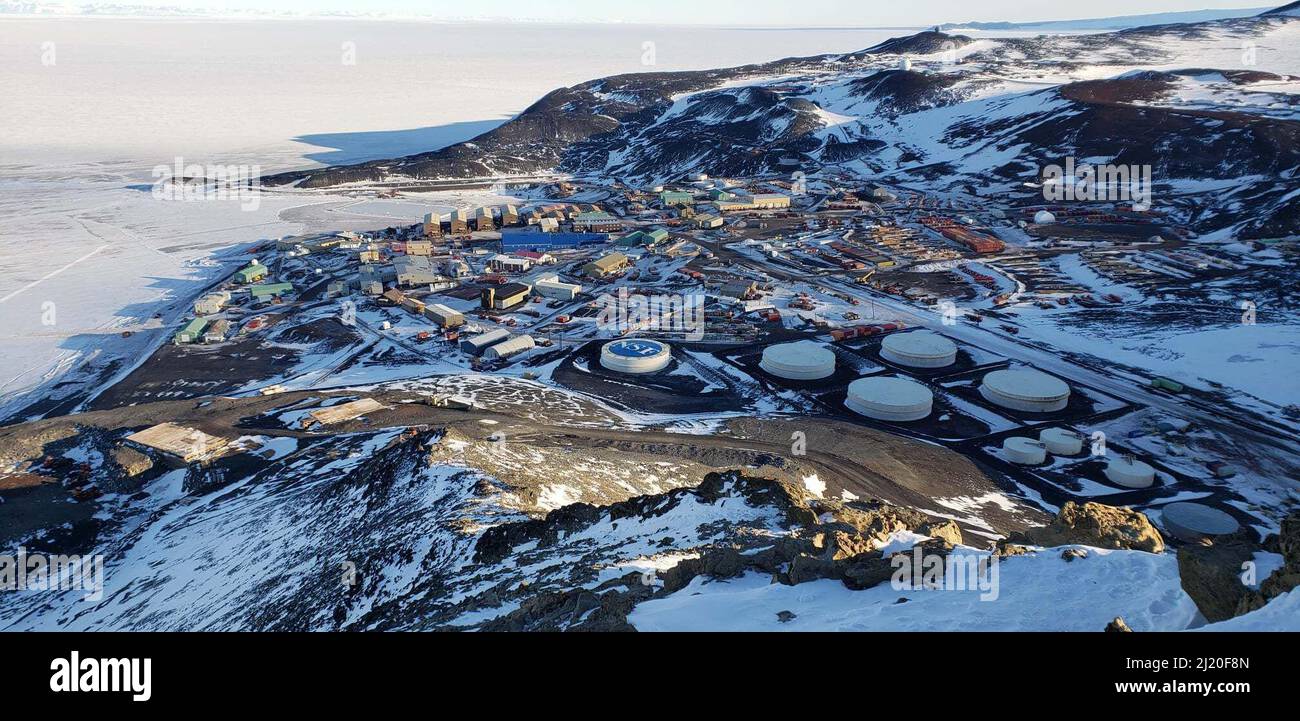 Antarctica mcmurdo research station hires stock photography and images Alamy