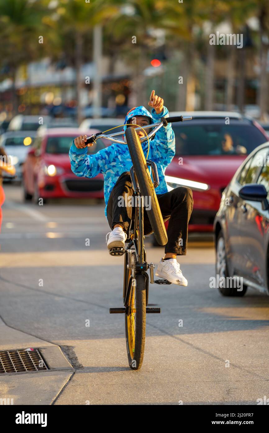 Bike wheelie hi res stock photography and images Alamy