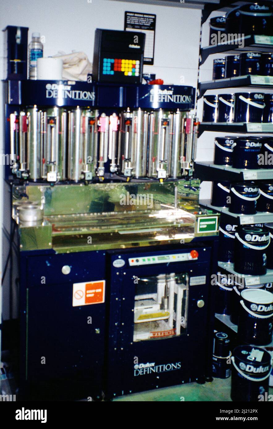 Dulux paint tins hires stock photography and images Alamy