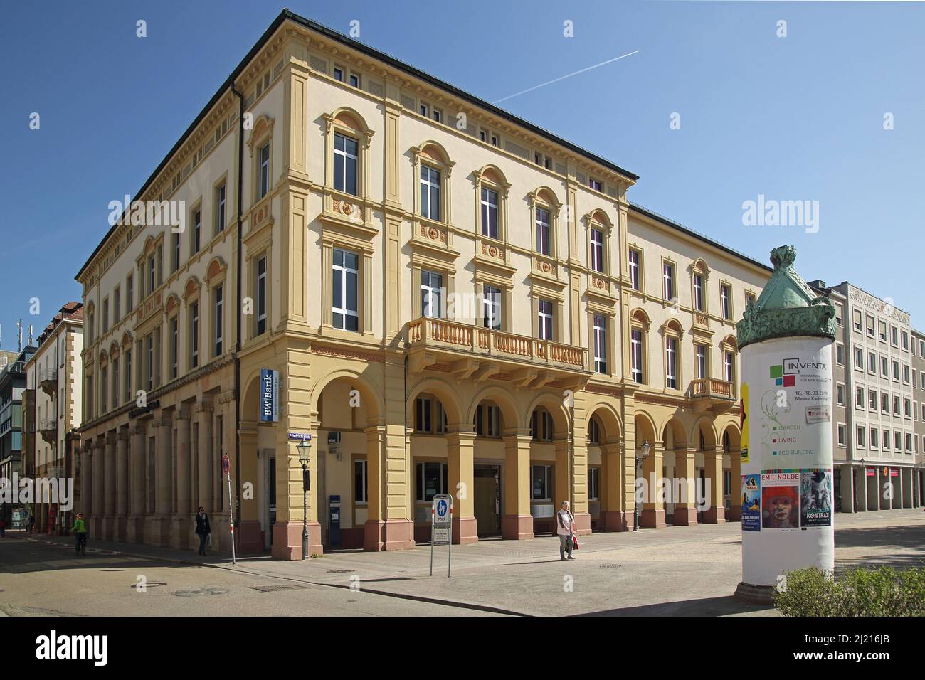 Bw bank hi-res stock photography and images - Alamy