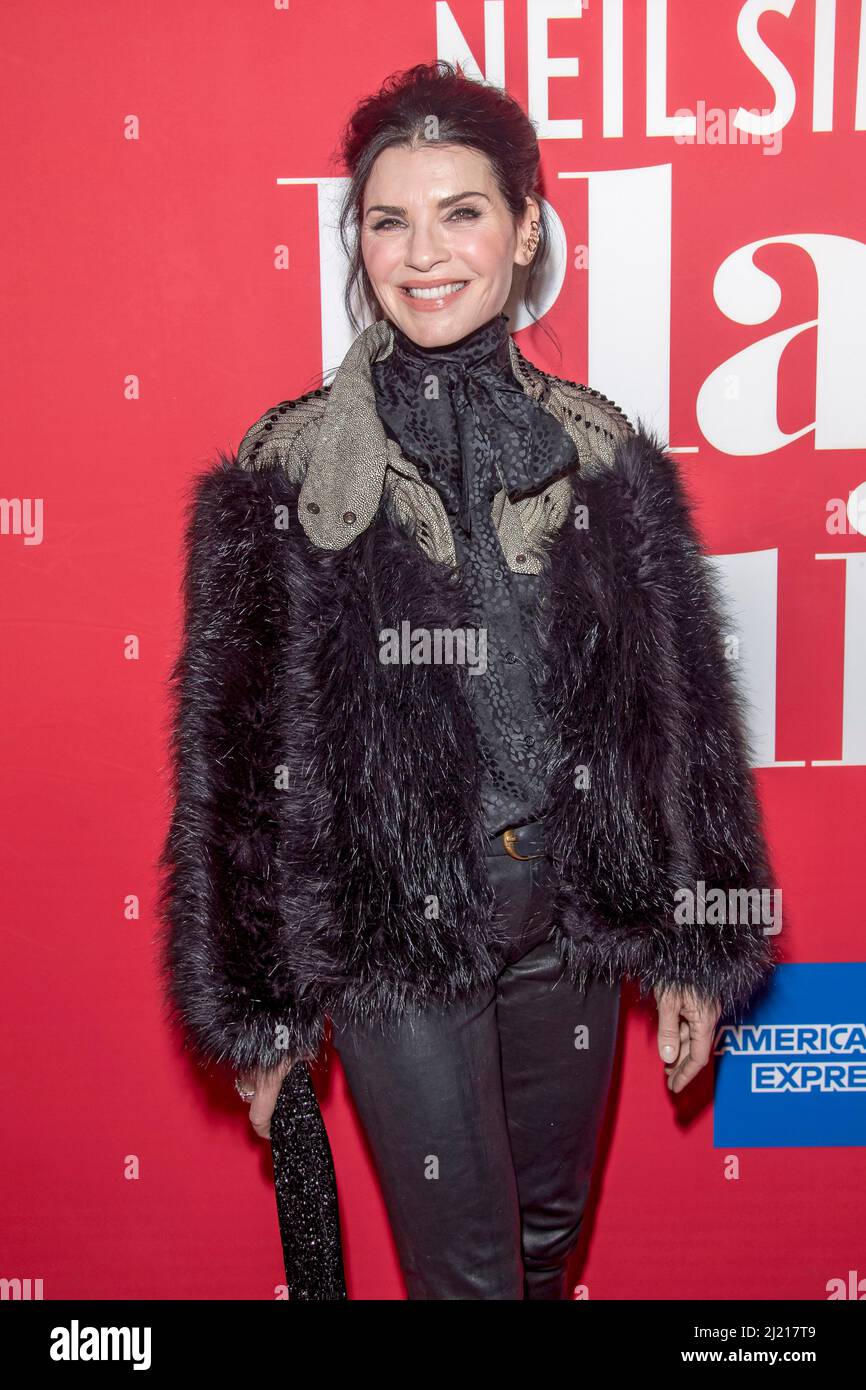 NEW YORK, NEW YORK MARCH 28 Julianna Margulies attends "Plaza Suite