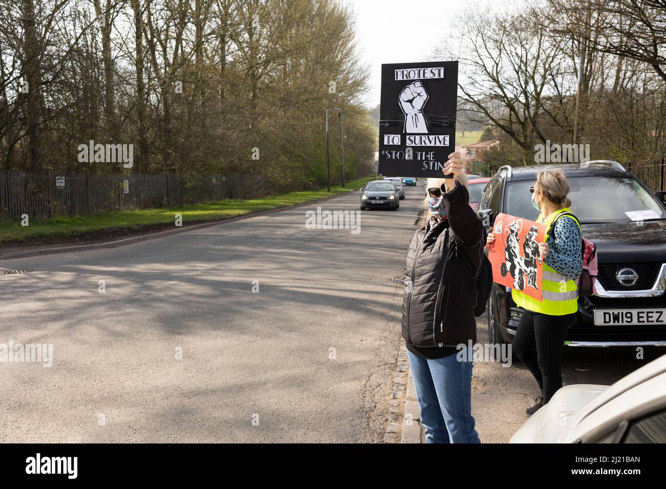 protesters demonstrating outside of walleys quarry waste landfill site Silverdale Staffs .The area has been blighted by a noxious smell stop the stink Stock Photo