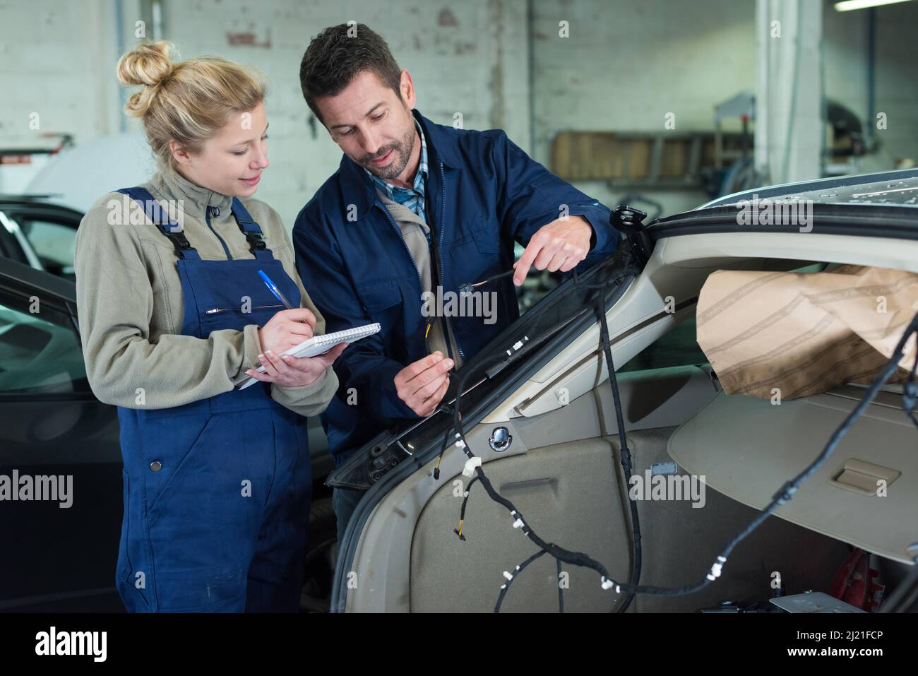 Mechanical person notes hi-res stock photography and images - Alamy