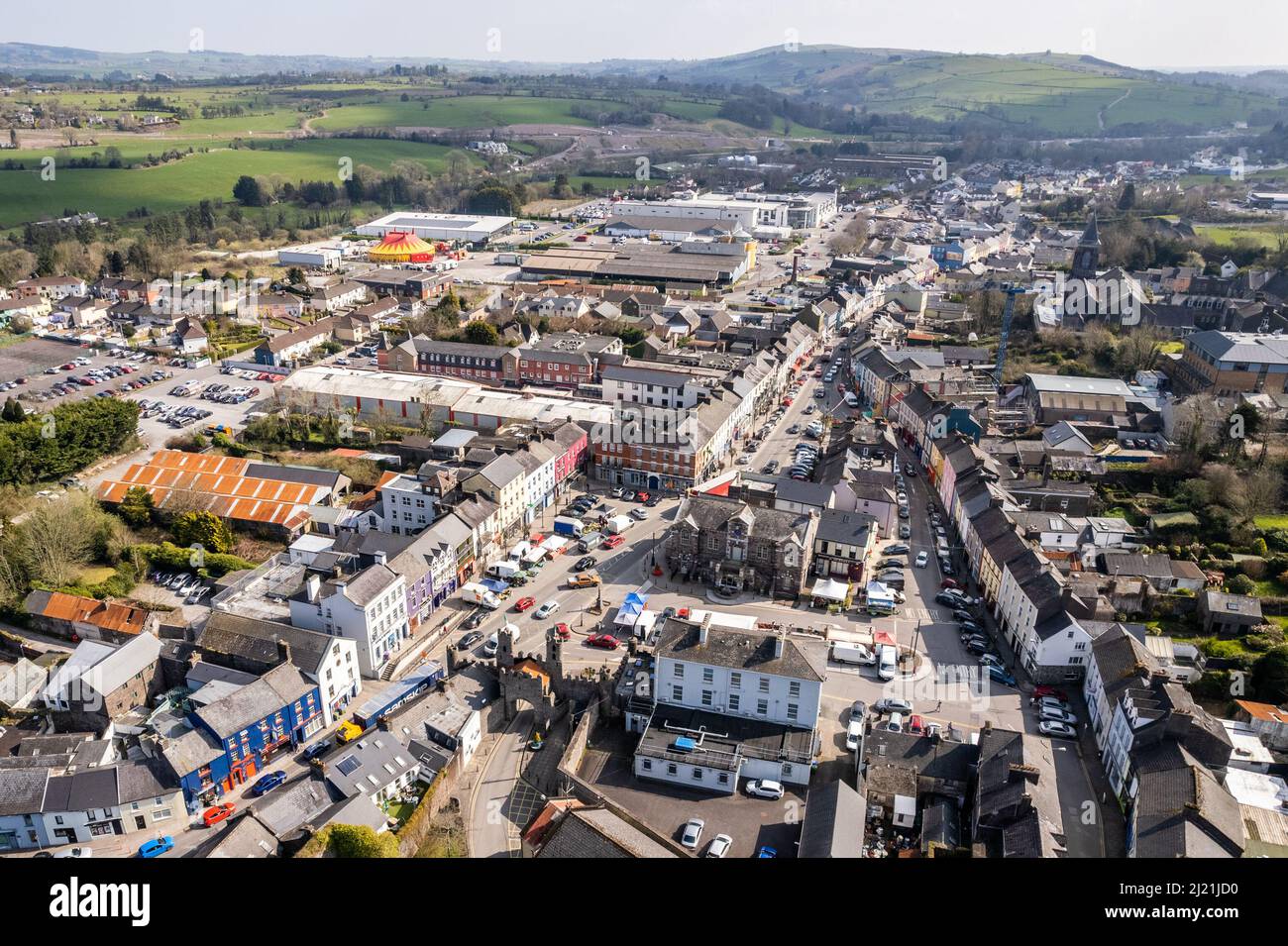 Macroom, West Cork, Ireland. 29th Mar, 2022. The sun shone in Macroom for the market today. Many different stalls were trading, offering lots of choice for shoppers. Macroom basked in sunshine. Credit: AG News/Alamy Live News Stock Photo