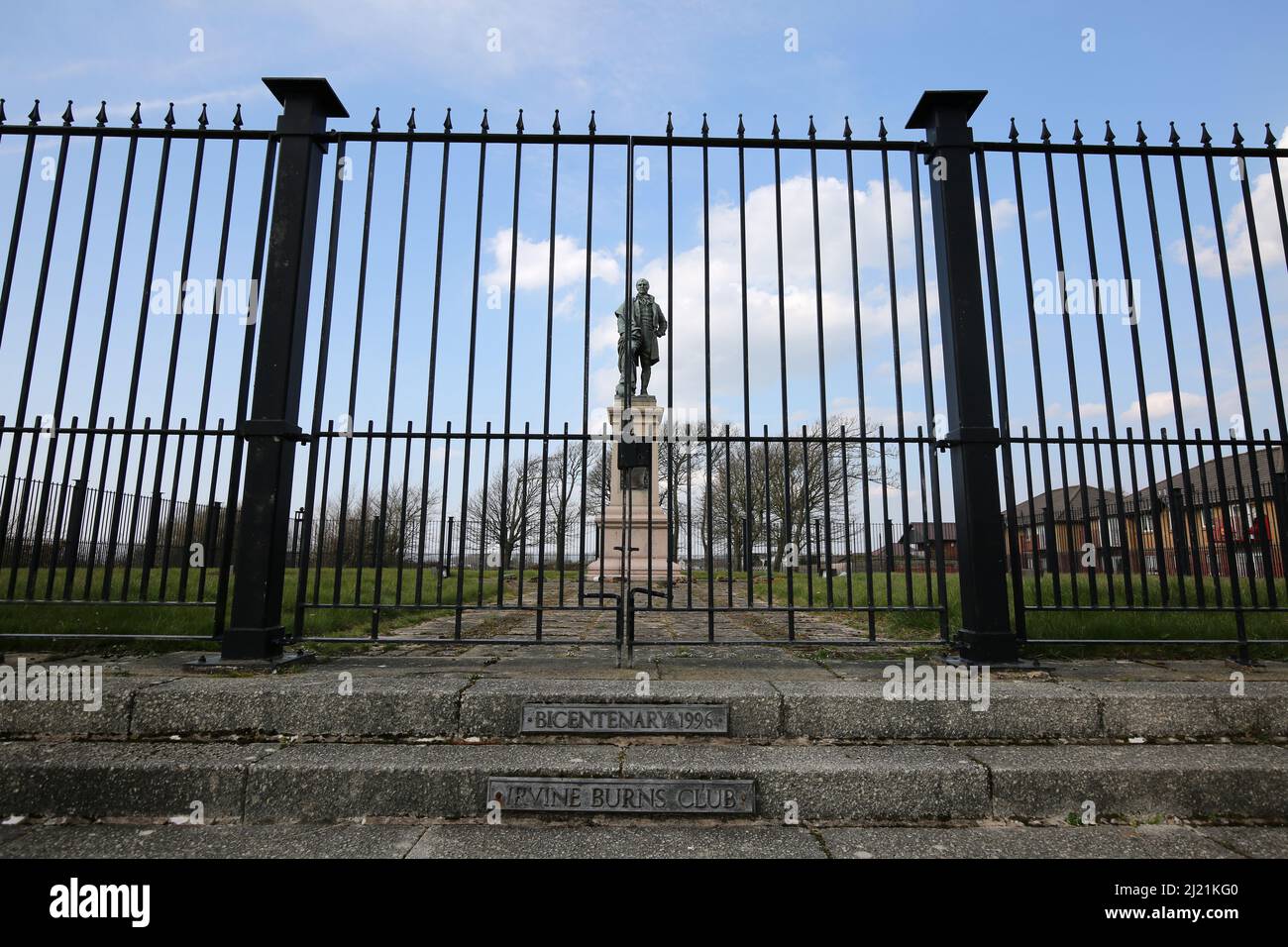 Irvine, Ayrshire, Scotland, UK. Statue of Robert Burns Stock Photo Alamy