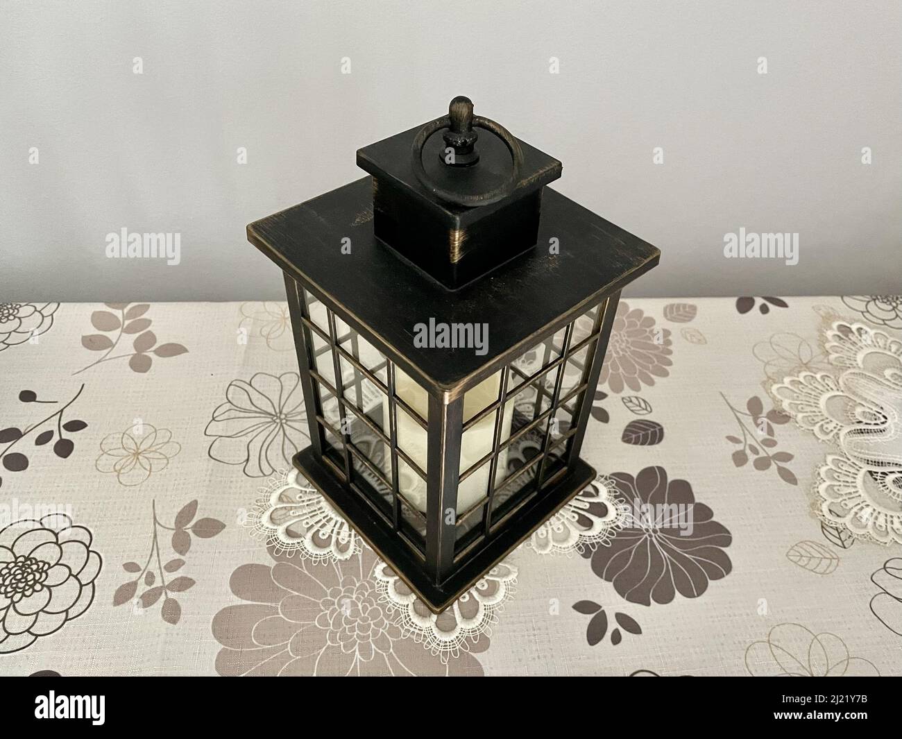 Old magic lantern hi-res stock photography and images - Alamy
