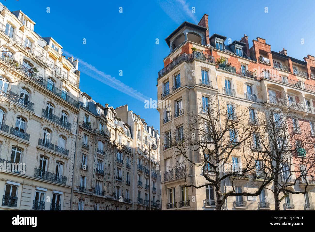 paris-beautiful-building-boulevard-ledru-rollin-in-the-11e
