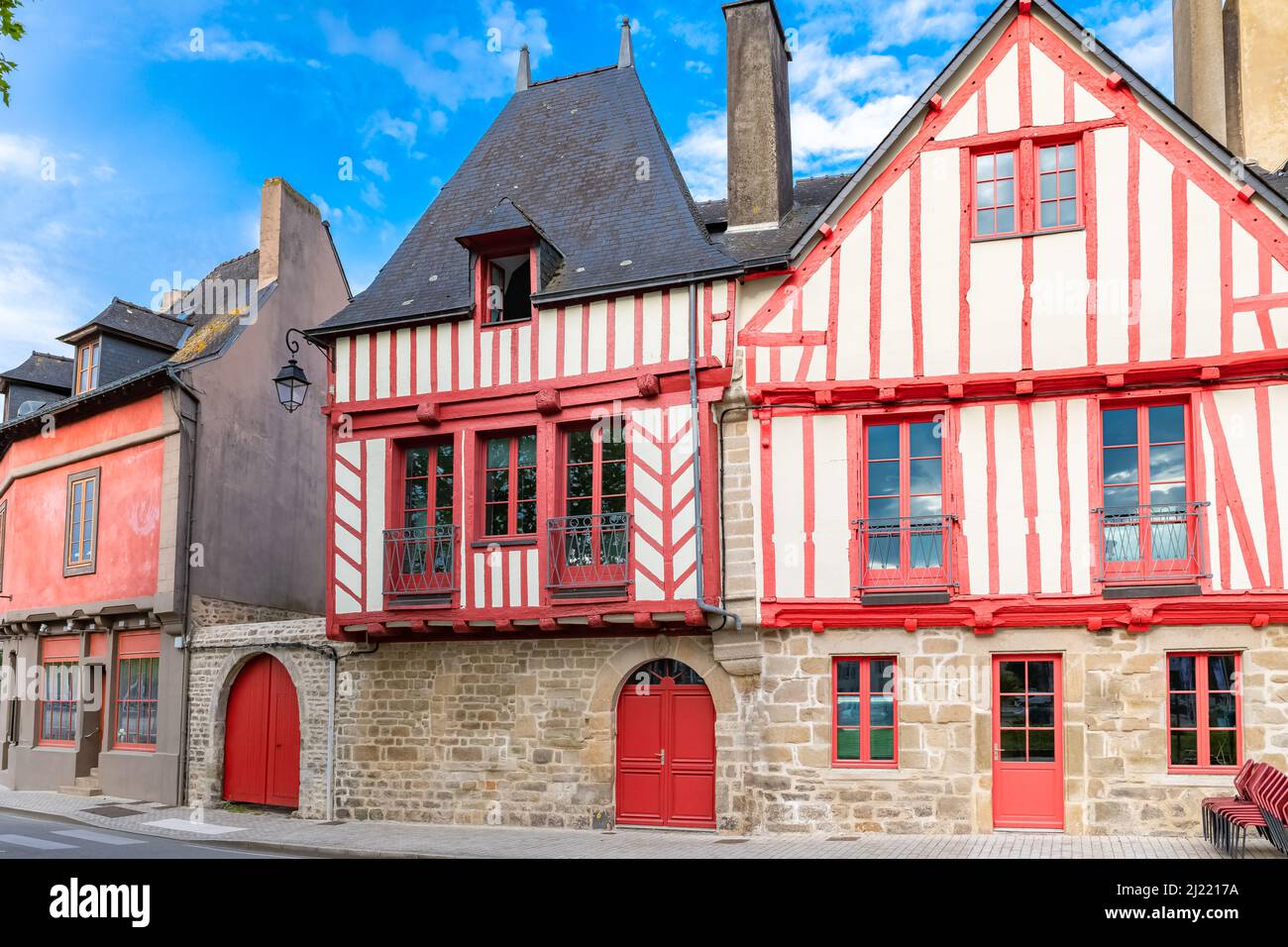 vannes-beautiful-city-in-brittany-old-half-timbered-houses-colorful