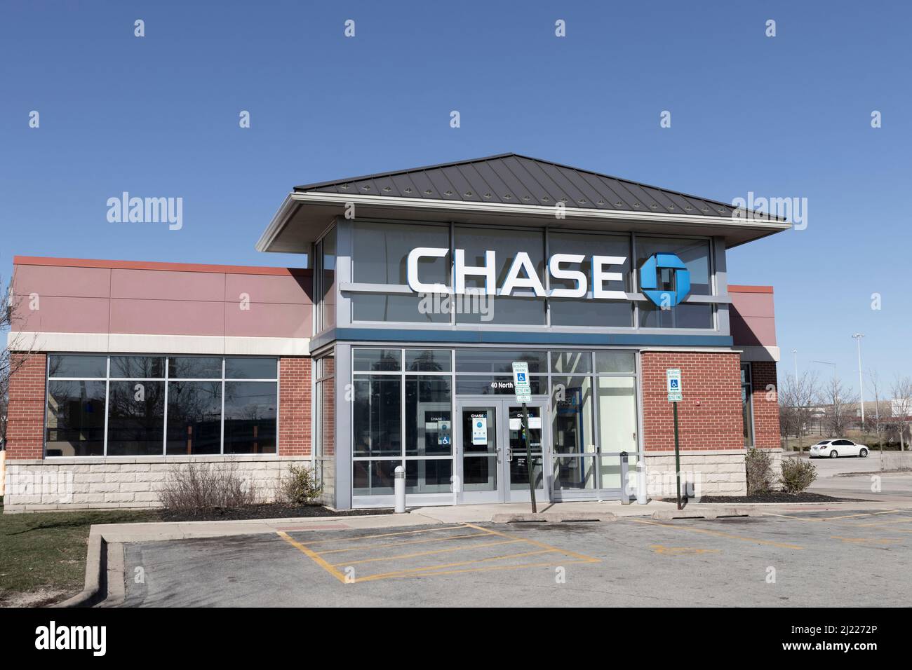 Hillside Circa March 2022 Chase Bank retail location. Chase is the