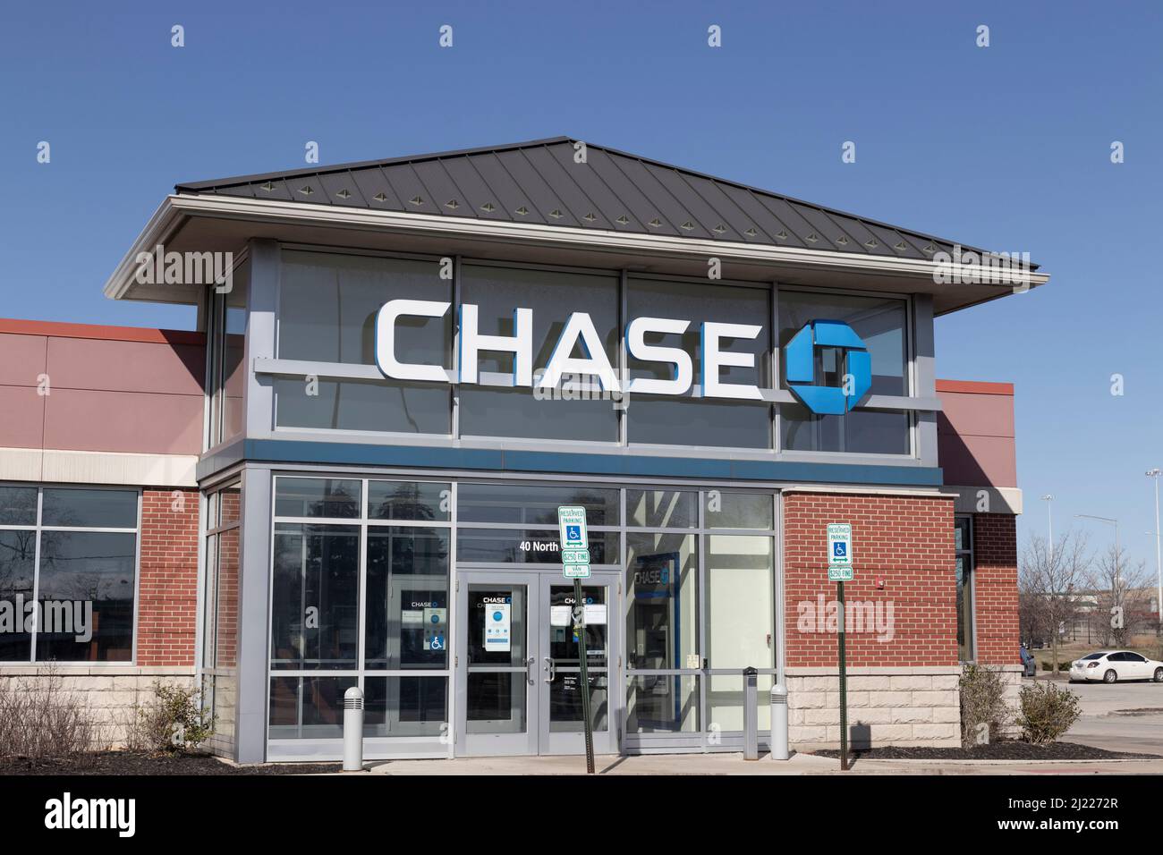 Hillside Circa March 2022 Chase Bank retail location. Chase is the