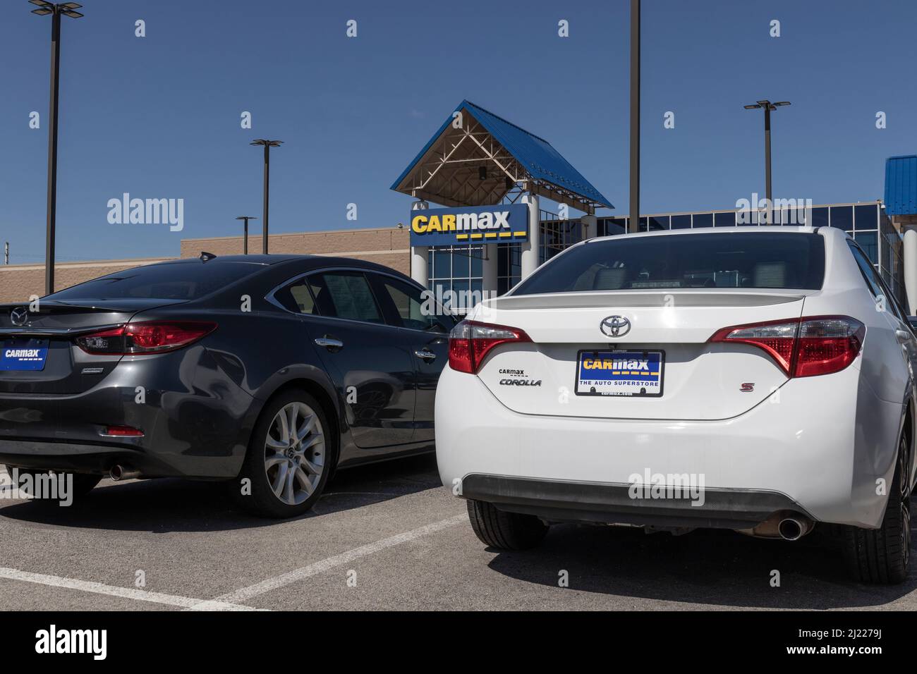 Naperville Circa March 2022 CarMax Auto Dealership used car display