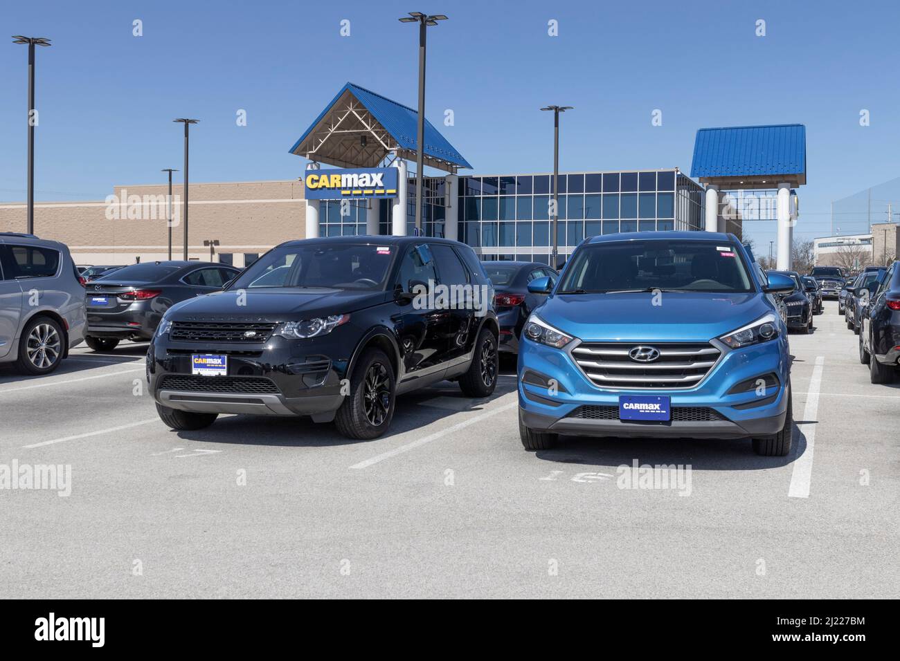 Naperville Circa March 2022 CarMax Auto Dealership used car display