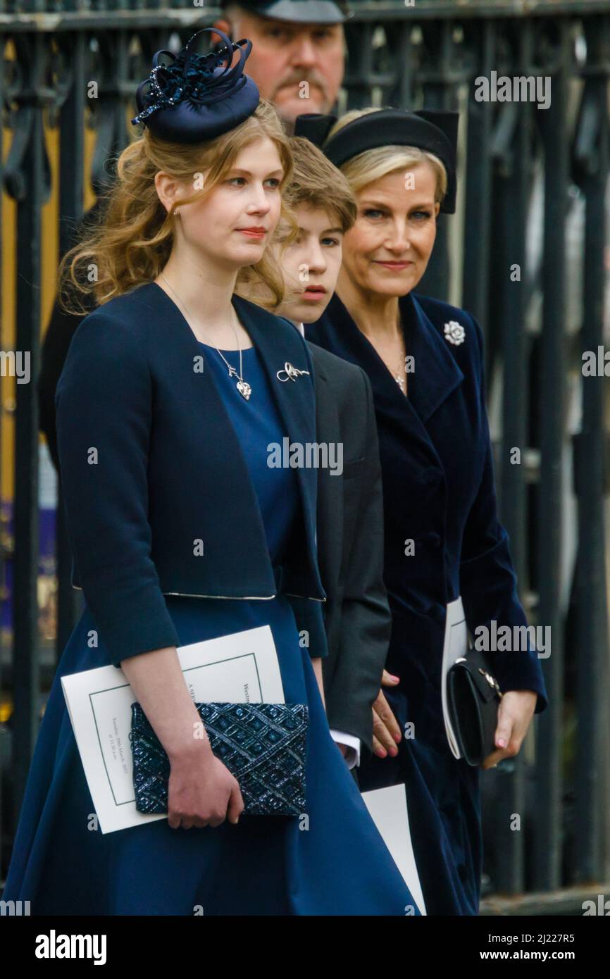 Westminster Abbey, London, UK. 29th March 2022.HRH, Sophie, Countess of Wessex and her children, Lady Louise and James, Viscount Severn, leave at Westminster Abbey following the Service of Thanksgiving for the life of HRH The Prince Philip, Duke of Edinburgh, who died at Windsor Castle last year. Amanda Rose/Alamy Live News Stock Photo