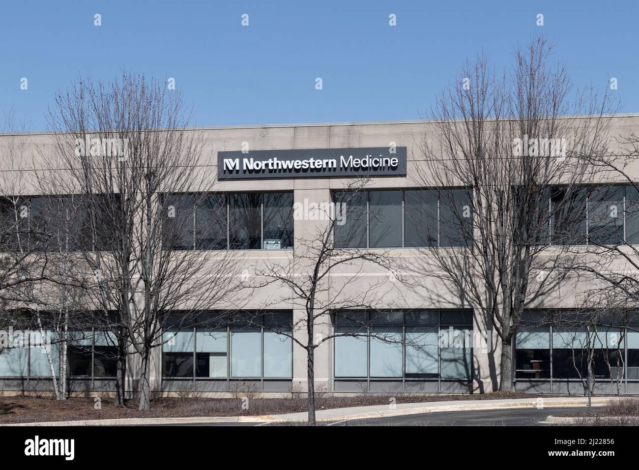 Warrenville - Circa March 2022: Northwestern Medicine clinic. Northwestern Medicine is a non-profit healthcare system affiliated with Northwestern Uni Stock Photo