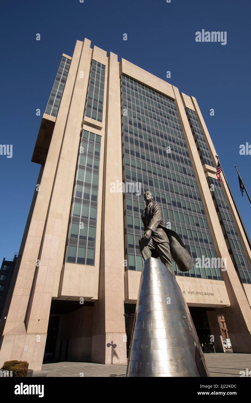 Jr statue harlem new york hi-res stock photography and images - Alamy